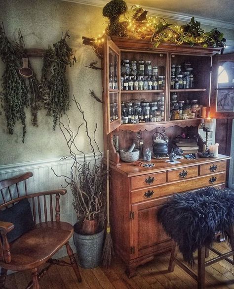 Cottagecore Kitchen Inspiration, Witch Cottage Core Aesthetic, Kitchen Witch Apothecary, Witches Home Aesthetic, Cottage Witch Kitchen Aesthetic, Witchy Dining Room Ideas, Apothecary Wall Decor, Modern Witch House Kitchen, Pagan Kitchen Decor