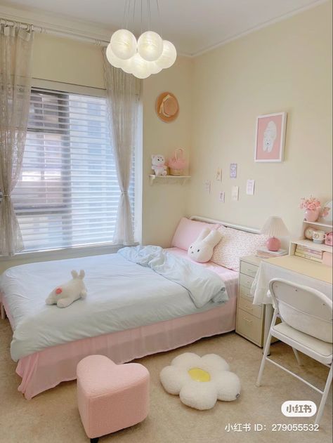 Small Room Makeover, Bedroom Ideas For Small Rooms Cozy, Pink Room Decor, Room Redesign, Cute Bedroom Ideas, Pastel Room, Hiasan Bilik, Study Room Decor, Cozy Room Decor