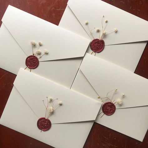 Dark Red Invitations, Deep Red And Ivory Wedding, Red Wax Seal Invitation, Wedding Invitation Cards Burgundy, Wax Seal Envelope Wedding, Dark Red And White Wedding Theme, Red Xv Invitations, Deep Red And White Wedding, Red White Wedding Invitations