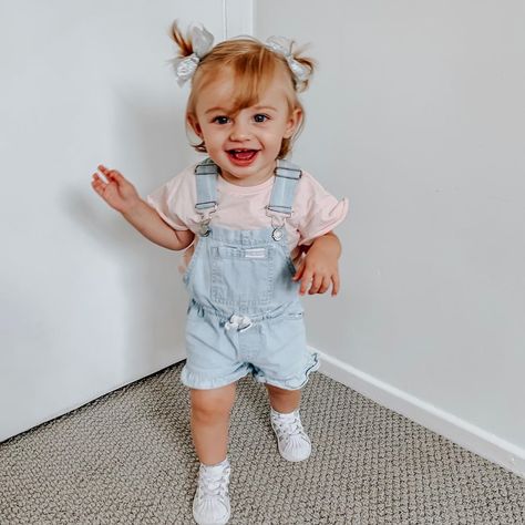 10 Month Old Outfits, One Year Old Outfits Girl, One Year Old Girl Outfits, Babies In Overalls, One Year Old Baby Girl, 1 Month Old Baby, 7 Month Baby