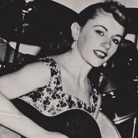 Carol Kaye  - one of the most prolific session musicians in American music in the ‘60s and ‘70s Carol Kaye, The Wrecking Crew, Best Guitar Players, Bb King, Bass Guitarist, Brian Wilson, Nancy Sinatra, Joe Cocker, Women Of Rock
