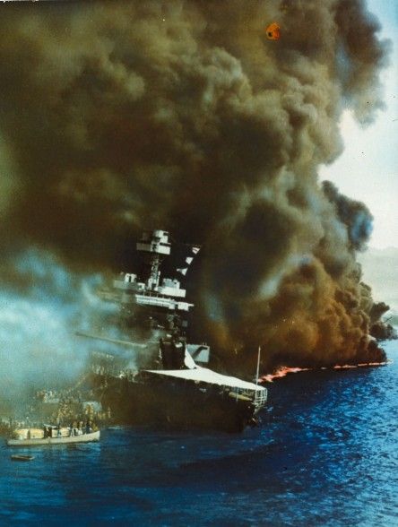 Stirring images of the Pearl Harbor attack on its 80th anniversary Pearl Harbor 1941, Uss Pennsylvania, Pearl Harbour Attack, Uss Oklahoma, Pearl Harbor Day, Remember Pearl Harbor, Sunken Ships, Pearl Harbour, Uss Arizona Memorial