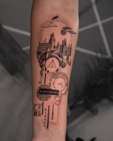 Harry Potter tattoo Edgy Sleeve Tattoos For Women, Harry Potter Calf Tattoo, Hogwarts Tattoo Ideas, Harry Potter Hogwarts Tattoo, Harry Potter Tattoo Ideas Unique, Western Couple Tattoos, Tatuajes Harry Potter, Marauders Map Tattoo, Harry Potter Tattoos Unique