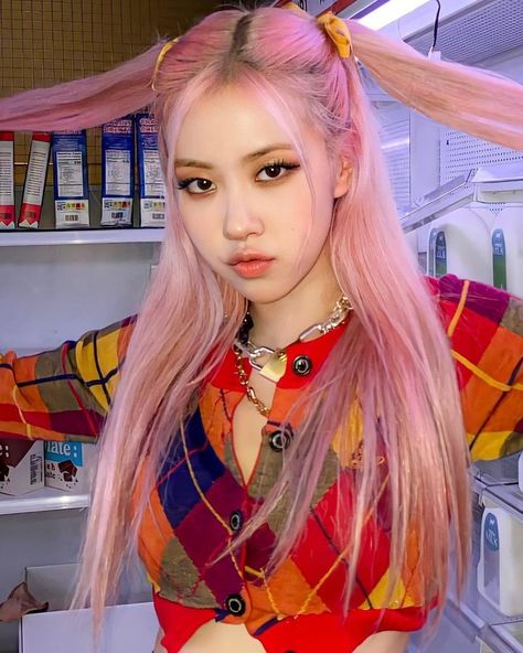 ً on Twitter: "pink haired blackpink… " Rosé Hairstyle Blackpink, Rosé Blackpink Hairstyle, Rosé Black Hair, Rosa Blackpink, Blackpink Rosé Hairstyles, Rosé Hairstyles, Rosé Blackpink Pink, Kpop Hair Color, Rose Hair Color