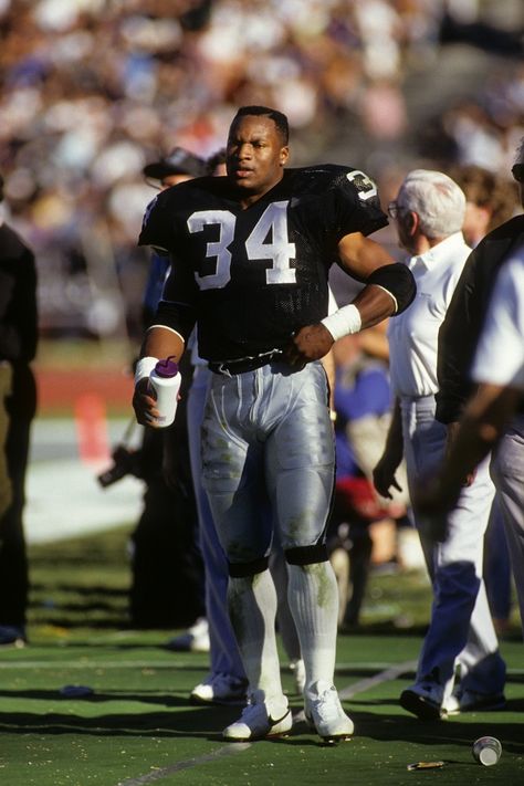 Bo Jackson Bio, Age, Career, Net Worth, Instagram, Height, Baseball Card, Wife, Injury, Family Las Vegas, Sport Athletes, John Madden, Raiders Cheerleaders, Raiders Players, Raiders Nation, Raiders Stuff, Oakland Raiders Football, Jerry Rice