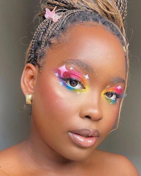 ColourPop Cosmetics on Instagram: “rainbow with some twinkles 🌈 ✨ raise your hand if you're obsessed with this look 🙋‍♀️🙋‍♂️ - @makeupozy wearing Fade Into Hue 30-pan rainbow…” Fade Into Hue Palette, Fade Into Hue, Rainbow Eye Makeup, Funky Makeup, Freckles Makeup, Rainbow Eyeshadow, Rave Looks, Rainbow Palette, Pride Makeup
