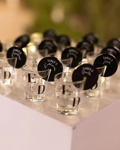 Wedding Meal Choice Indicator, Unique Wedding Seating Chart, Alternative Wedding Favors, Wedding Favours Shots, Shot Glass Favors, Shot Glasses Wedding Favors, Wedding Guest Table, Wedding Shot Glasses, Black And White Wedding Theme