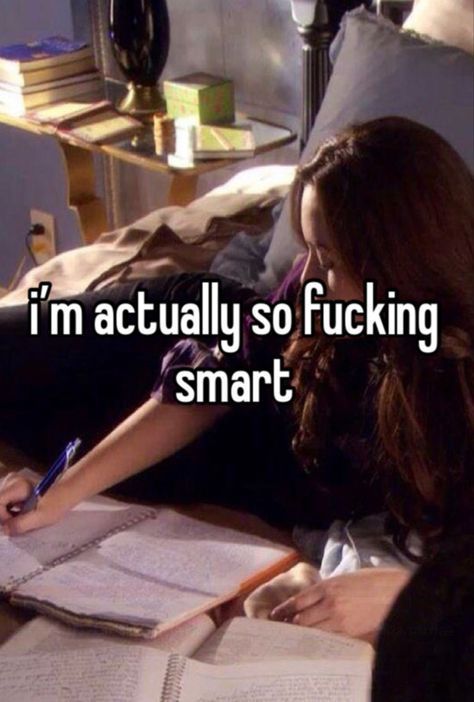 School Aesthetic Rory Gilmore, Intelligent Girl Aesthetic, Leen Core, Aesthetic Good Grades, Smart Girl Aesthetic Study, Hardworking Aesthetic, Romanticizing School Aesthetic, Smart Girl Aesthetic, Private School Aesthetic