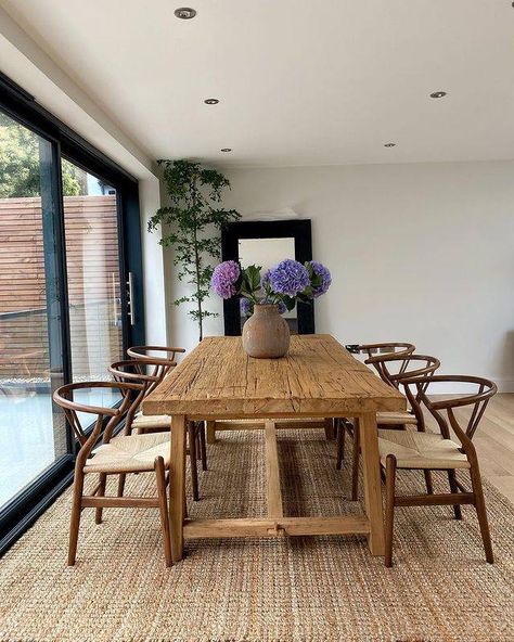 Zara Home Dining Room, Zara Home Living Room, Rustic Dining Room Table, Timber Dining Table, Rustic Dining Room, Kitchen Table Settings, Dining Room Inspiration, Room Setup, Farmhouse Dining