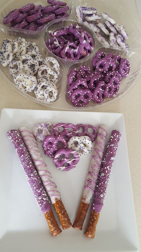 Purple Birthday Party Snacks, Purple Birthday Dessert Table, Pink And Purple Chocolate Covered Pretzels, Purple Ideas For Color Party, Purple Party Snack Ideas, Lavender 16 Birthday Party Ideas, Purple Color Theme Birthday Party, Purple Theam Birthday Party, Purple Party Food Tray