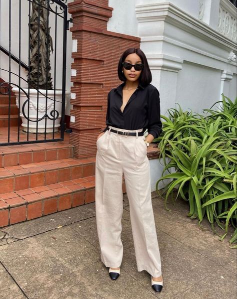 Chic Plus Size Outfits Summer, Summer Work Outfit Black Women, Office Looks Plus Size, Buissnes Casual Outfits Black Women, Polished Casual Outfits For Women, Sandals Outfit Work, Classy Summer Outfits Work, How To Style Cream Pants, Black Femininity Classy