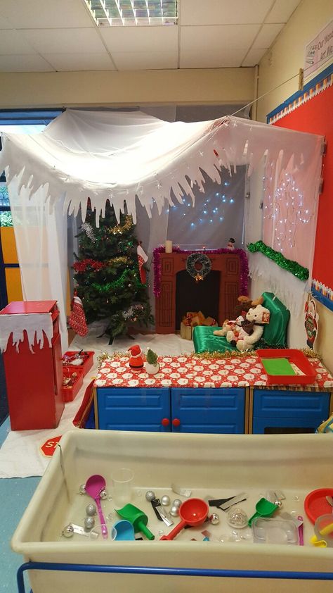 Christmas / Santa's grotto role play area. Natal, Christmas Grotto Role Play Eyfs, How To Make A Santa Grotto, Christmas Home Corner Role Play, Diy Christmas Grotto Ideas, Classroom Santas Workshop, School Christmas Grotto Ideas, Christmas Role Play Area Eyfs, Santas Grotto Role Play