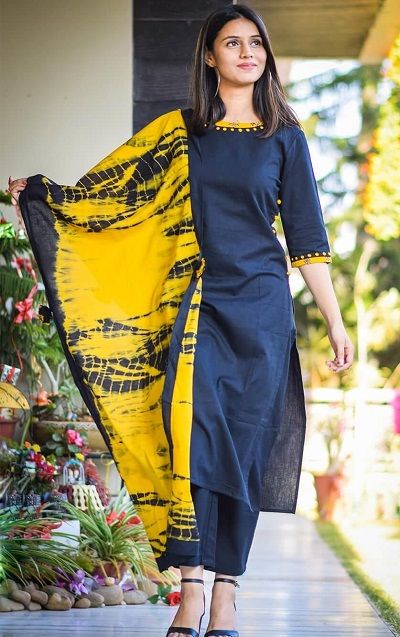 Kurti with Pants For Women डिजाइनर कपड़े, Silk Kurti Designs, Chudidar Designs, Banarasi Lehenga, Indian Kurti Designs, Churidar Designs, Ritu Kumar, Simple Kurta Designs, Simple Kurti Designs