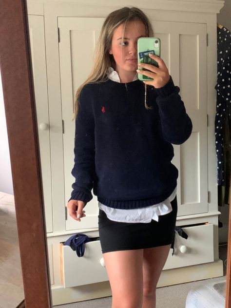 Jumper And Shirt Women, Jumper Shirt Outfit Women, Fitted Jumper Outfit, Jumper Over Shirt, Ralph Lauren School Outfits, Ralph Lauren Womens Outfits, Jumper Shirt Outfit, Sixth From Outfit Ideas, Ralph Lauren Outfits Women Preppy