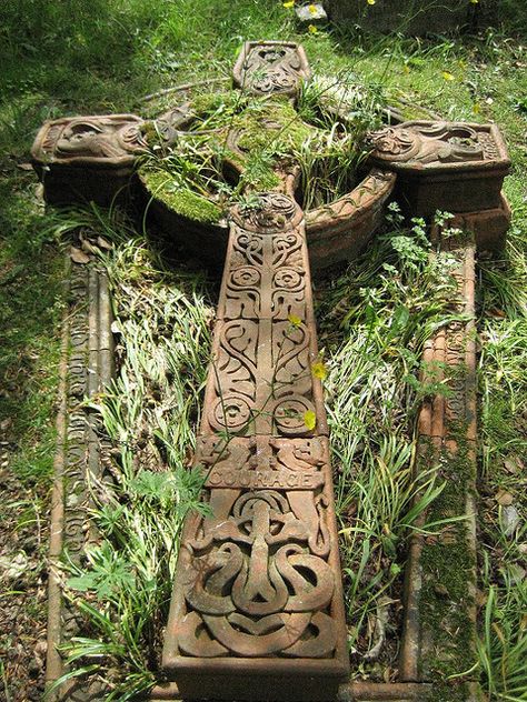 A terra-cotta Celtic cross as grave marker in Watts Chapel cemetery, Compton, Surrey, England © Richardr (Photographer, UK) via flickr. ... Give credit where due. Please keep attribution & source URL when repinning or  posting to other social media (ie blogs, twitter, tumblr etc). -pfb ... See: http://pinterest.com/about/etiquette/ http://www.pinterestnews.org/2012/06/23/beginner Celtic Art, Les Continents, Cemetery Art, Old Cemeteries, Irish Heritage, Irish Celtic, Six Feet Under, Celtic Cross, Celtic Designs