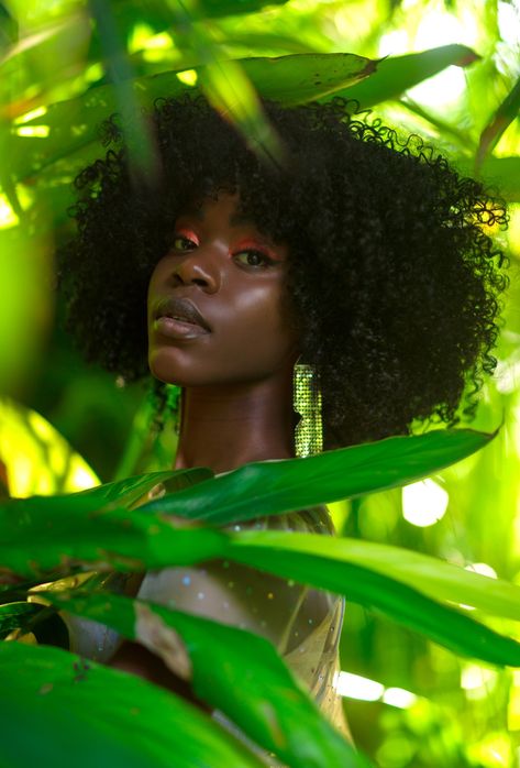 Outdoor Photoshoot Ideas For Women Black, Tropical Birthday Photoshoot Ideas, Earthy Black Woman Photoshoot, Silhoutte Ideas Art Nature, Nature Woman Aesthetic, Mother Nature Photoshoot Black Women, 100k Photoshoot, Black Women Photoshoot Ideas Inspiration, Outdoor Photoshoot Concepts Creative