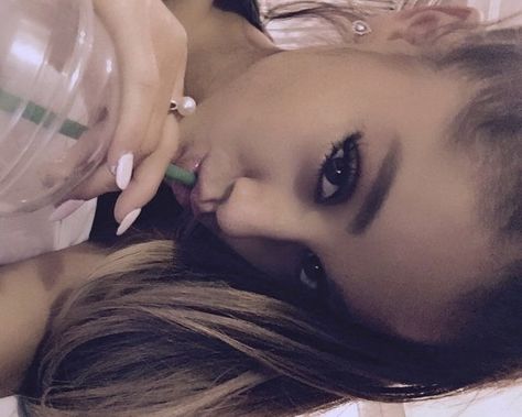 Hey babes! ♡ Tumblr, Ariana Grande Diet, Ariana Grande Nails, Ariana Said, Ariana Grande 2014, Pinky Nail, Ariana Grande Perfume, Valley Girls, Ariana G