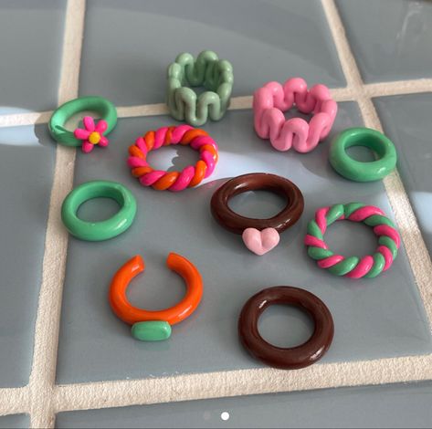 Clay Jewelry Rings, Clay Rings Diy, Cincin Diy, Polymer Clay Rings, Cercei Din Lut Polimeric, Fimo Ring, Ring Polymer Clay, Diy Clay Rings, Clay Ring