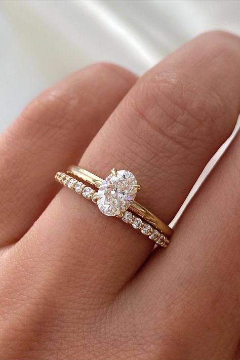 Pretty Engagement Rings, Oval Diamond Solitaire, Dream Wedding Ring, Stacked Wedding Rings, Cute Engagement Rings, Future Engagement Rings, Dream Engagement, Dream Engagement Rings, Beautiful Engagement Rings