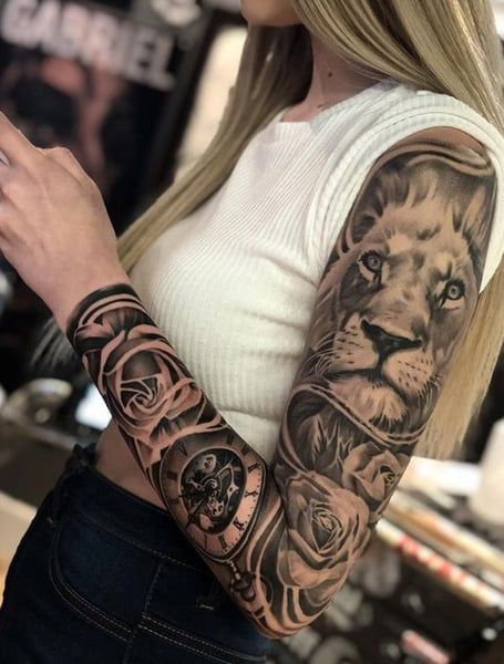 Cat Tattoos, Tiny Tattoo, Tattoo Inspiration, Design Tatuaje, Woman With Tattoos, Girls With Sleeve Tattoos, Tato Lengan, Roses Tattoo, Inspiration Tattoos