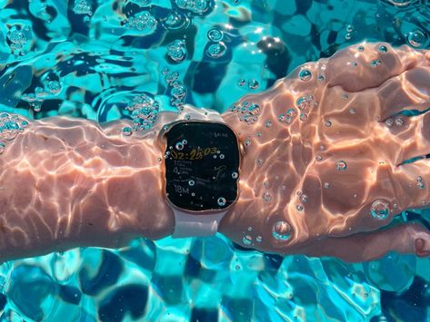 Apple Watch Waterproof, Digital Crown, Apple Watch Series 8, Dive Computers, Best Apple Watch, Apple Watch 1, Water Resistant Watch, Apple Watch Sport, Apple Watch Series 2