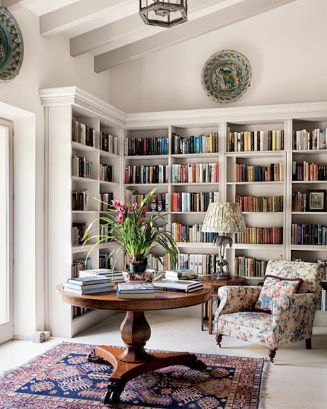 Home Libraries, Bookshelf Room, Den Design, Lots Of Books, Home Library Rooms, Target Inspired Home Decor, Home Library Design, Book Room, Dream Book