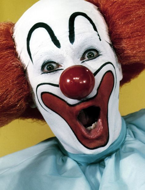 Bozo brouhaha forces rewrite of humor history Clown Character, Famous Clowns, Clown Images, Scary Clown Makeup, Vintage Circus Party, Bozo The Clown, Vintage Halloween Photos, Clown Party, Send In The Clowns