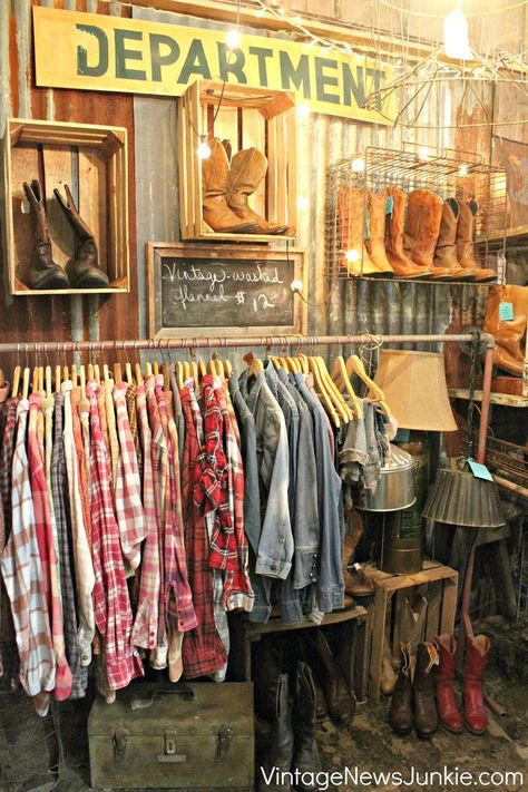 Let's skip the lacy frills! Check out these 12 Amazingly Rustic Closets that are still perfectly gorgeous in their own little simplistic way. Shabby Chic Display Ideas, Country Booth Display Ideas, Vintage Clothing Boutique Decor, Vintage Clothing Display Flea Markets, Diy Store Display Ideas Retail, Country Shop Ideas, Shed Store Ideas, Displaying Merchandise Ideas, She Shed Retail Store