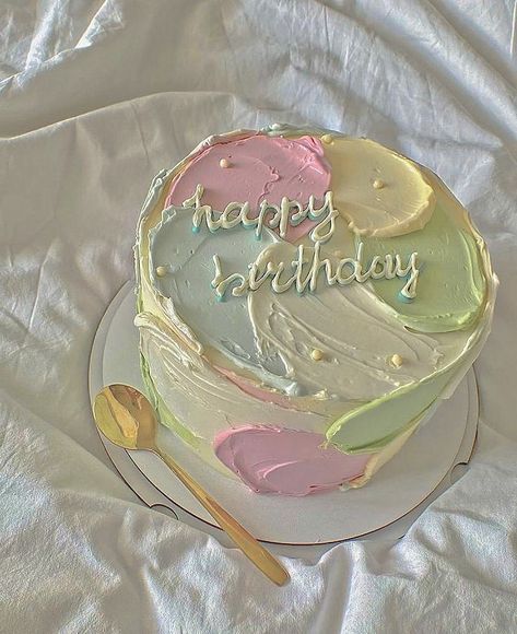 Aesthetic 21st Bday Cakes, 12 Bday Cake, Aesthetic 14th Birthday Cake, Pastel Color Cake Birthdays, Aethstetic Cake, Birthday Cake Inspiration Aesthetic, Tortas Aesthetic Vintage, Cake Designs Pastel, Abstract Cake Design