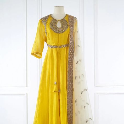 Looking for light yet dressy occasion wear this summer? This pre-loved cotton silk anarkali set by Jayanti Reddy is a great choice! Shop the look now on revivify.com Worldwide shipping | WhatsApp us at (+91) 90043 90058 #Revivify #revivifyrevolution #revivifyfutureoffashion #sustainablefashion #circularfashion #southasianluxurywear #preloved #ResponsibleFashion #RevivifyYourWardrobe #SuitSet Anarkali, Jayanti Reddy, Silk Anarkali, Luxury Wear, Shop The Look, Cotton Silk, Occasion Wear, Sustainable Fashion, This Summer
