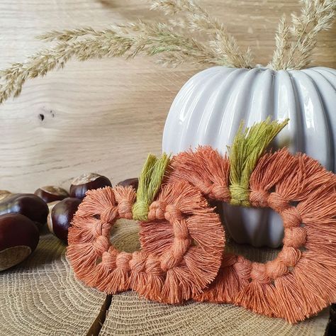 Bobbiny’s Instagram profile post: “🧡 Mini Pumpkins 🧡 so simple and so fun! We made these on a piece of elastic wire tying lark's head knots with a 5mm Macrame Cords in…” Amigurumi Patterns, Macrame Pumpkin Keychain, Macrame Pumpkin Wreath, Pumpkin Macrame Wall Hanging, Fall Macrame Ideas Diy, Macrame Fall Wreath, Fall Macrame Decor, Macrame Pumpkin Diy, Macrame Thanksgiving