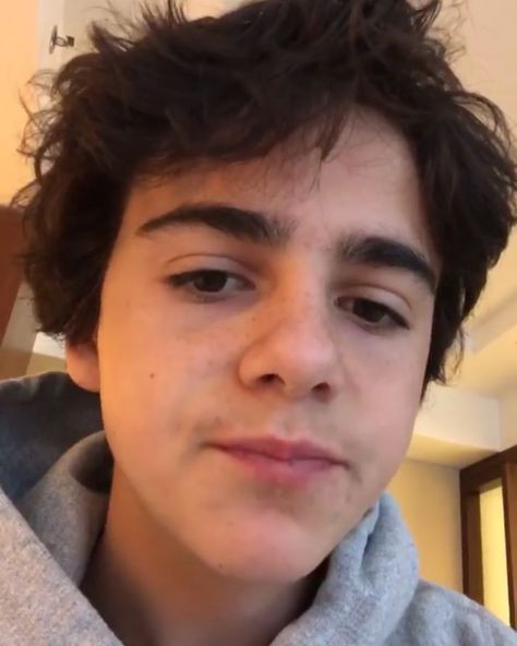 Hating on Jack and making up stories about him doesn’t make you an interesting person. If you don’t like him, that’s fine. But to… Graz, David Mazouz, Jack Dylan Grazer, Jack Finn, Jack G, It The Clown Movie, Ralph Macchio, Bad Friends, Funny Minion Quotes