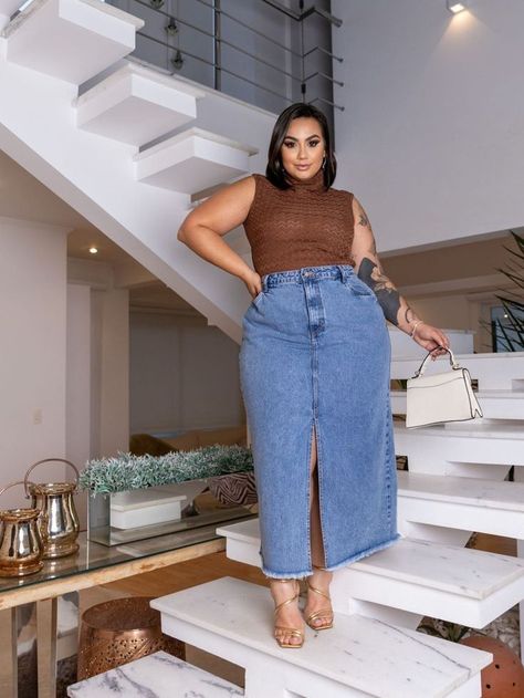 Plus Size Working Out, Elegant Outfits Plus Size, Long Denim Skirt Outfit Plus Size, Chubby Hourglass Outfits, Curvy Classy Outfits, Plus Size Looks For Summer, Plus Size Simple Outfits, Long Skirt Outfits Plus Size, Stylish Plus Size Outfits