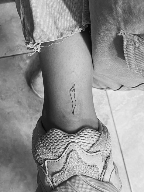 Italian Tattoos Woman, Sicilian Horn Tattoo, Minimal Italian Tattoo, Italian Women Tattoo, Chili Pepper Tattoo Outline, Noodle Tattoo Small, Fine Line Chili Pepper Tattoo, Cornuto Tattoo, Italian Tattoo Ideas For Women