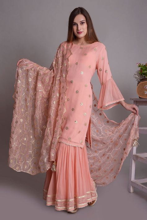 Aza Fashion Outfits 2020, New Tops Designs Girls Fashion, New Dress Design Indian, Gharara Designs, Ethereal Elegance, Full Sleeves Design, Sharara Designs, Gota Patti Work, Floral Frocks