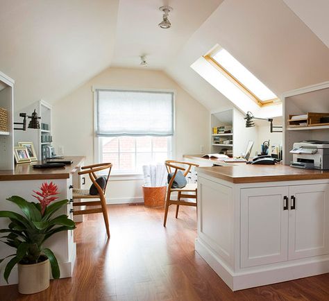 In this #homeoffice the low ceilings could make the space feel cramped and claustrophobic. But by keeping the design simple and mostly white, the room feels spacious and open. Wood countertops provide a warm contrast to the white walls, ceiling, and cabinetry. Designer Thoughts, Slant Ceiling, Attic Inspiration, Frog Ideas, Attic Makeover, Attic Office, Attic Renovation Ideas, Finished Attic, Garage Attic