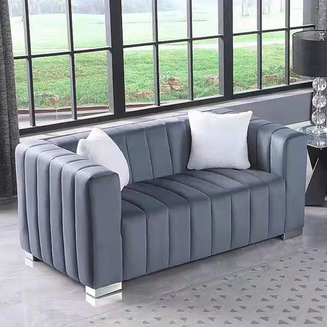 This sofa is a modern sofa to the traditional Chesterfield and it is a statement - a beautiful design piece. The rich velvet varies on both the inside and outside of the frame, a beautiful design detail that can be seen from any angle in the room. Living Room Couch Placement, Sofa Simple, Sofa Come Bed, Sofa Couch Design, Magic Room, Loveseat Sofa Bed, Sofa Design Wood, Statement Sofa, Latest Sofa Designs