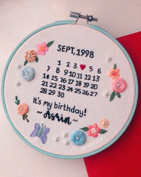 and ain hoops- 🤭 on Instagram: “4 SEPTEMBER 🎁🎈 Happy birthday @_asrinselan , have a blessed one, and thank you for the support! 💝 Isn’t this the cutestttt? She chose…” Embroidery Birthday Patterns, Happy Birthday Hand Embroidery Designs, Hoop Art Embroidery Birthday, Birthday Embroidery Ideas, Birthday Embroidery Hoop Ideas, Happy Birthday Embroidery Hoop, Embroidery Happy Birthday, Birthday Embroidery Hoop, Birthday Embroidery Designs