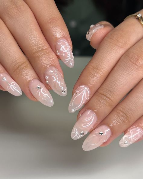 Pearly bows ⋆౨ৎ˚⟡˖ ࣪ ✧ : *✧ :* ✧ *✧: #gelnails #nailinspo #nailinspiration #nailart #naildesigns #nailartinspo #nailsoftheday #gelx #gelxnails #apresgelx #handpaintednails Mexico, Pink Floral Nails, Pearly Nails, Nails With Bows, Nails Bow, Bow Nail Designs, Bridgerton Party, Bow Nails, Coquette Nails