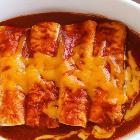 We Love New Mexico Hatch Red Chile Beef Enchiladas Too! – The 2 Spoons New Mexican Enchiladas Red Chili, New Mexico Red Enchilada Sauce, Red Chili Beef Enchiladas, Mexican Red Enchiladas, New Mexico Red Chile Enchiladas, New Mexico Enchilada Sauce, Red Chile Chicken Enchiladas, Red Chili Enchiladas New Mexico, Red Hatch Chile Recipes