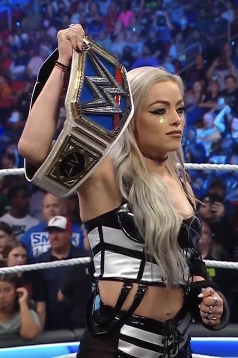 Liv Morgan Smackdown Women's Champion, Weird Vintage, Wwe Female, Liv Morgan, Raw Women's Champion, Wwe Female Wrestlers, Wwe Womens, Female Wrestlers, Wwe Superstars