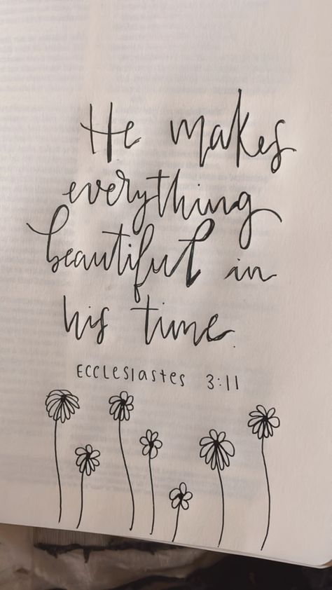 Bible Verse Whiteboard, Whiteboard Art Easy Quotes, Verse Drawings Scriptures, Calligraphy Verses Bible, Bible Verse Doodles Simple, Bible Quote Drawings, Bible Drawings Sketches Easy, Bible Sketches Ideas, Easy Christian Drawings Art Journaling