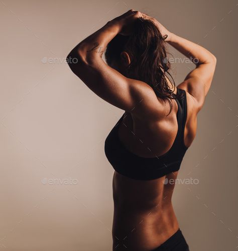 Fitness female showing muscular back by jacoblund. Rear view of young woman bodybuilder showing muscular body. Fitness female showing muscular back.#muscular, #jacoblund, #showing, #Fitness Female Muscular, Muscular Back, Gym Photoshoot, Back Workout Women, Good Back Workouts, Squat Motivation, Model Training, Fitness Photoshoot, Fitness Photos