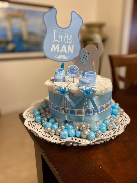 Pamper Cake Idea Pampers Cake Ideas, Pamper Cake Ideas, Pampers Cake, Birthday Qoutes, Pamper Cake, Baby Gender Reveal Party Decorations, Diaper Gifts, Nappy Cake, Diy Baby Shower Gifts