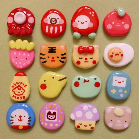 Quick and Easy Clay Magnet Ideas for Beginners Ceramic Charms, Shein Home Decor, Clay Pin, Clay Inspo, Clay Magnets, Tanah Liat, Clay Diy Projects, Clay Crafts Air Dry, New Babies