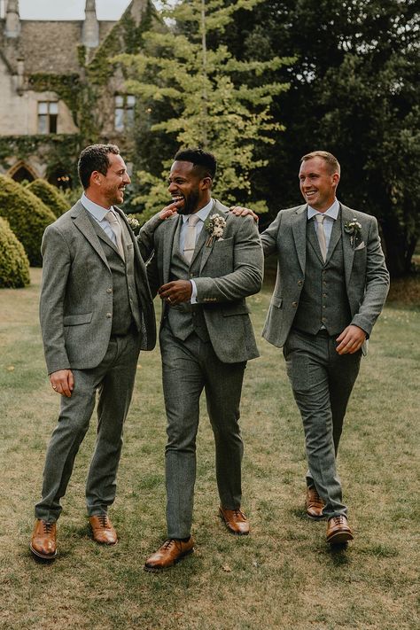 Sage Green Suits Groomsmen, Green And White Groom Suit, Green Groom Wedding Suit, Green Men’s Wedding Suit, Olive Green Suit Groomsmen, Wedding Suits Autumn, Green Tweed Wedding Suit Groom, Wedding Suite Man Green, Champagne And Green Groomsmen