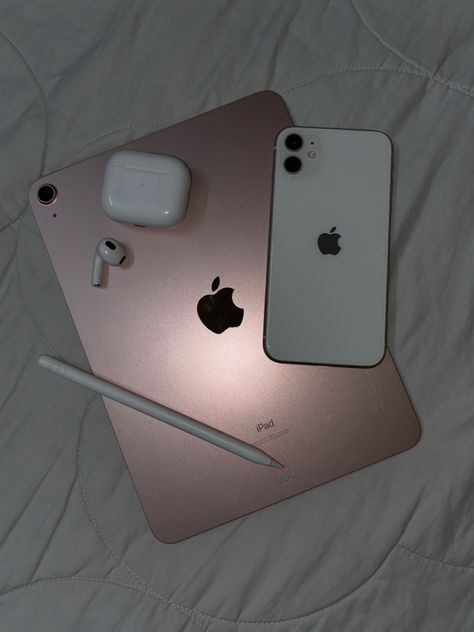 #iphone #iphoneaesthetic #ipad #pinkipad #aesthetictumblr #aesthetictumblr Ipad And Iphone Aesthetic, Ipad Kid Aesthetic, Ipad 10th Generation Aesthetic, Foto Ipad, Ipad Mini Aesthetic, Devices Aesthetic, Apple Watch Unboxing, Ipad Photography, Tablet Aesthetic