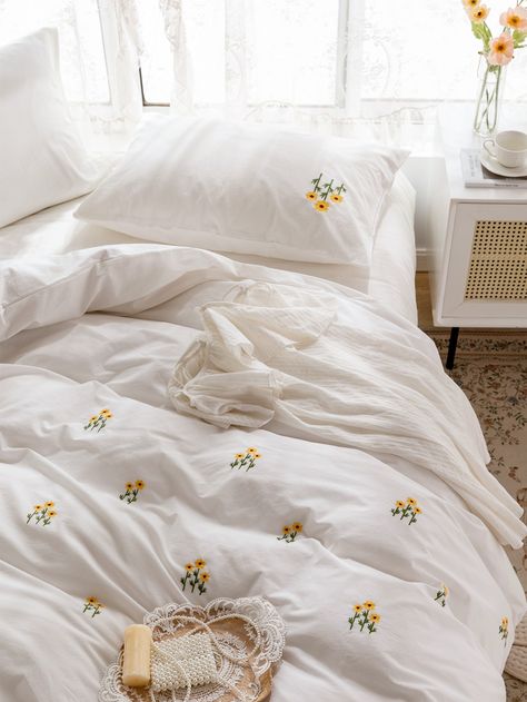 Bedroom Duvet, Embroidered Duvet Cover, Living Room Design Inspiration, Fabric Bed, Seasonal Home Decor, Bed Sets, Girl Bedroom Decor, Bed Duvet Covers, Aesthetic Bedroom