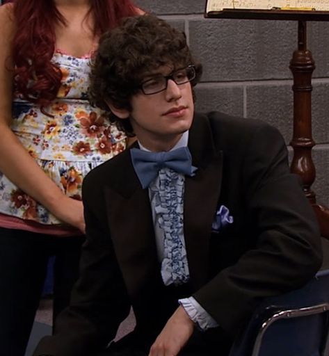 Robbie Shapiro Victorious, Robbie From Victorious, Robby Victorious, Nerdy Cute Guys, Robbie Shapiro Aesthetic, Robbie Shapiro Icons, Victorious Robbie, Robbie Victorious, Robbie Shapiro