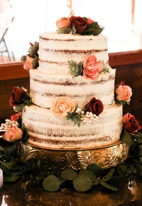 Rustic Carrot Cake Wedding, Carrot Cake Wedding Cakes Simple, Carrot Wedding Cake Rustic, Wedding Cake Carrot Cake, Carrot Cake Wedding Cakes, Cream Cheese Wedding Cake, Naked Cakes Wedding, Wedding Carrot Cake, Carrot Cake Wedding